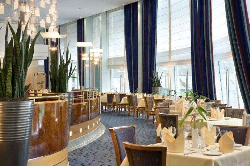Dorint Kongresshotel MHG Buitenkant foto